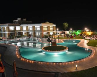 Bansari Greens Resort - Gandhinagar - Piscine