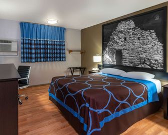 Super 8 by Wyndham Cortez/Mesa Verde Area - Cortez - Bedroom