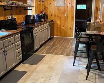Charming 3-bedroom house in Pioneer with WiFi and AC - Pioneer - Cocina
