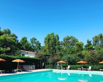 Viola Club Village - Foce Varano - Pool