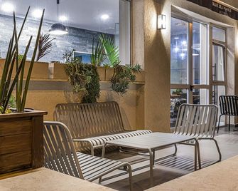 מלון אילת - תל אביב - פטיו