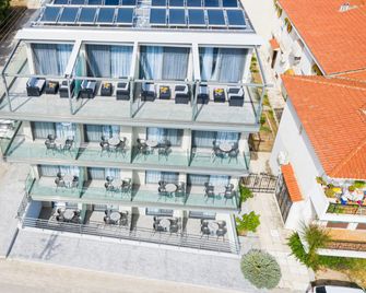 4-You Boutique - Metamorfosi - Gebouw