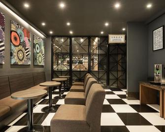 Kindness Hotel-Jue Ming - Kaohsiung City