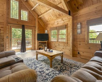 Luxury Log Cabin w/ Hot Tub Near Carbondale - 代爾(伊利諾伊州) - 客廳