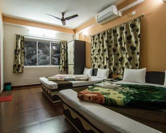Hotel Debjyoti - Siliguri - Bedroom