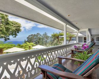 6,500+sf Private Estate Hosted Bed & Breakfast w/ 4 King suites - Kailua-Kona - Balcony