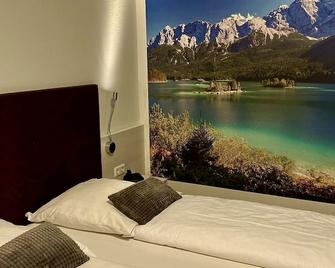 Hallelujah - Wunderschönes und gepflegtes Apartment mit Bademantelgang zur Therme - Bad Griesbach im Rottal - Schlafzimmer