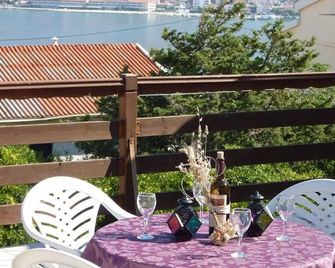 One bedroom apartment with terrace and sea view Pag (A-21220-b) - Pag - Balcone