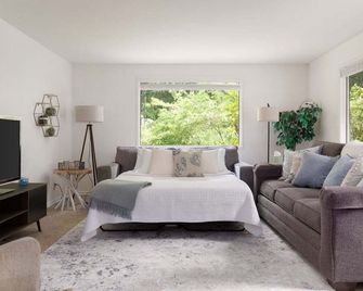 Perch - Island Hideaway in Historic Nature Reserve - Coupeville - Living room