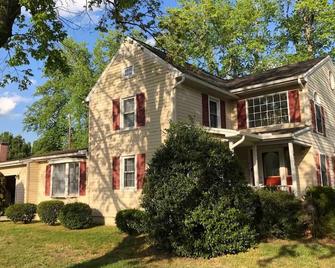 Remodeled Salisbury Home - Salisbury - Building