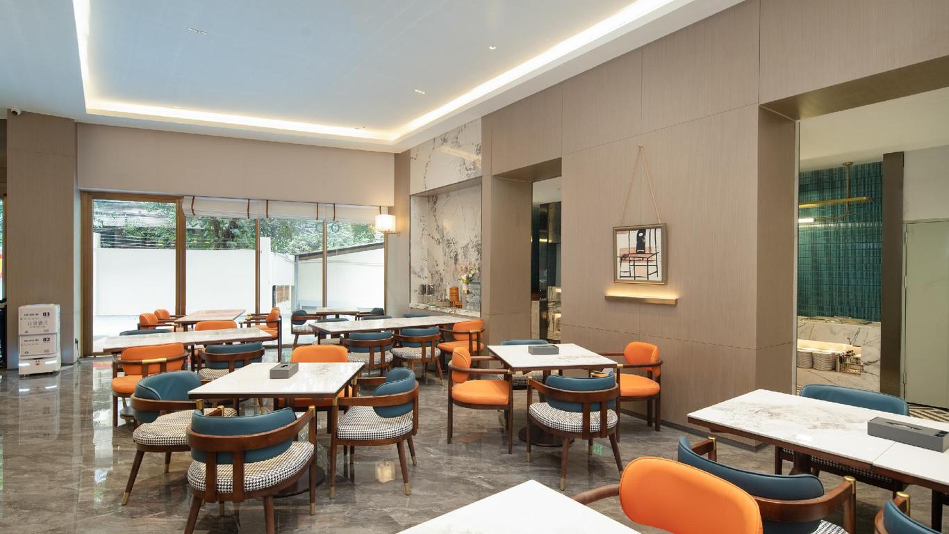 Yizhi Hotel (Guangzhou Beijing Road Pedestrian Street Rainbow Bridge Metro Station Branch)