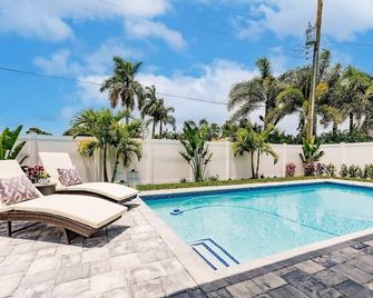 Luxury Naples 4br W Pool Near Vanderbilt Beach - Naples - Pool