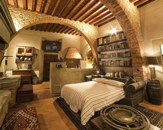 Charming & Luxury Historic Guest House in the Center of Arezzo ( Tuscany) - Arezzo - Bedroom