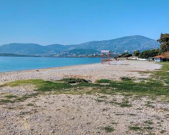 G-George Apartments By The Sea And Airpo - Porto Rafti - Strand