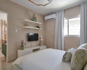 Theleavesromantic Experience @ Sd Wifi - Santo Domingo Oeste - Bedroom
