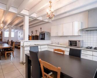 ApartHotel François 1er 14eme - Вітрі-ле-Франсуа - Кухня