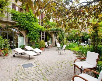 L'Aromatario - Neive - Binnenhof