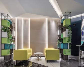 Ibis Styles Nanjing South Railway Station North Square Hotel - Nanjing - Lobby
