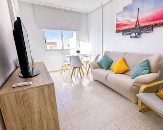 Bonito Apartamento en Almoradi con Piscina - Almoradí - Sala de estar