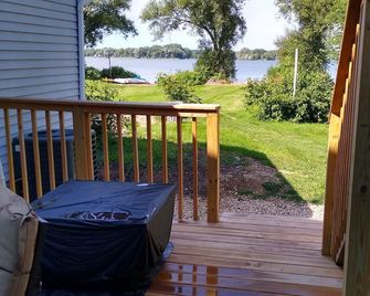 Peaceful retreat for all seasons' - Beaver Dam - Balkon