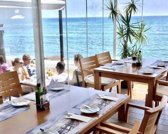 MI Capricho Beachfront- 9d Apartment With Sea Views - Costa Del Sol - Mijas - Ravintola