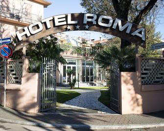 Hotel Roma - Marina di Massa - Budova