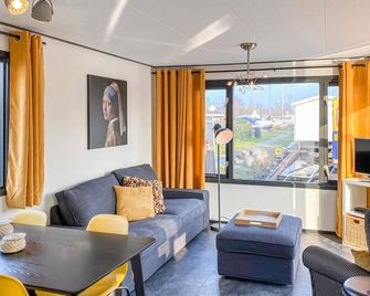 Lake Front Home In Breukelen - Breukelen - Living room