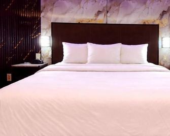 Imperial Hotel Brooklyn New - Brooklyn