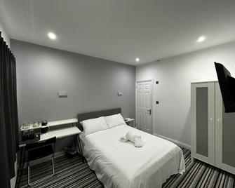 Perfect Place For Airport Travel Luton Airport - Luton - Bedroom
