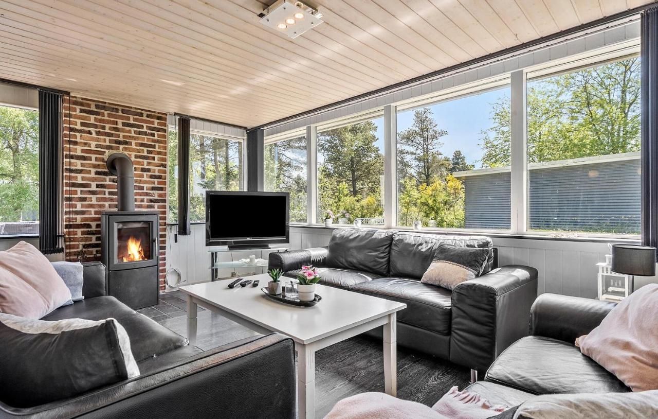 Stunning Home In Tarm With Kitchen – Tarm