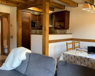 Entire house - 1 Bedroom Apartament in La Molina - Alp - Living room
