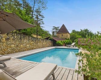 Belle maison avec piscine chauffée pour 6 - Saint-Léon-sur-Vézère - Piscina