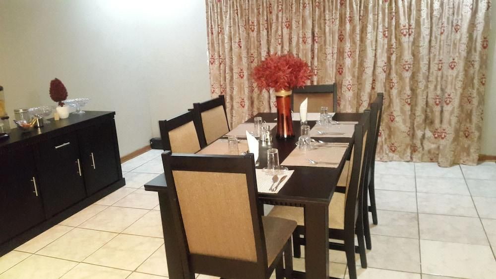 Tintech Bed & Breakfast - Francistown - Essbereich