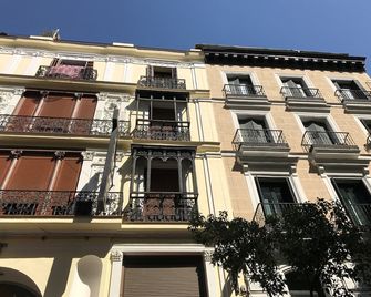 Hostal El Pilar - Madrid - Building