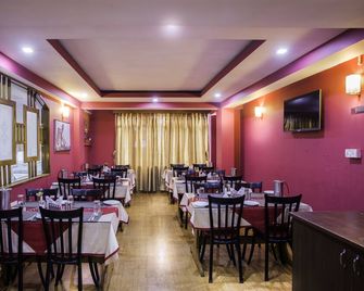 Hotel Golden Sunrise & Spa (Adults Only) - Pelling - Ресторан
