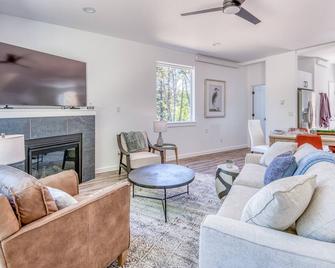 Harbor Lights 4 - Whale Watcher's HavenFamily Fun - Depoe Bay - Pokój dzienny