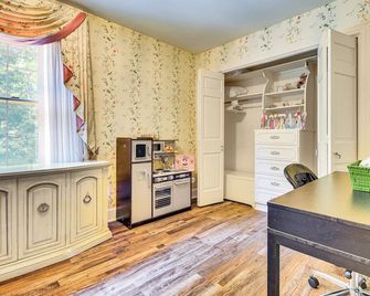2 Mi to Main St Thomasville Family Home with Games - Thomasville