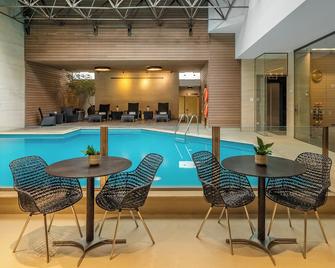 Bourbon Hotel & Suites Curitiba - Curitiba - Pool