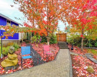 Port Orchard Guest House - Walk to Bay Street! - Port Orchard - Patio