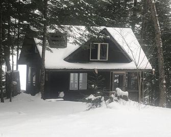 Explore an Off-Grid Waterfront Yurt Getaway on 11 Private Acres! - Huntsville - Building