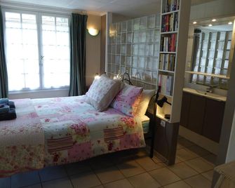 'Chez Pauline' sleeps 2 self catering luxury gite 10mins from Avignon! - Rognonas - Chambre