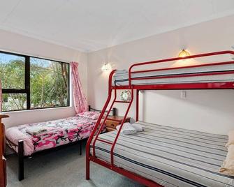 Waters Edge Golden Bay - Collingwood - Bedroom