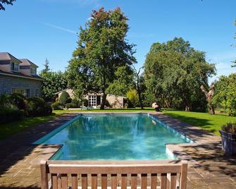 B&B La Buissonniere - Ferrières - Piscine