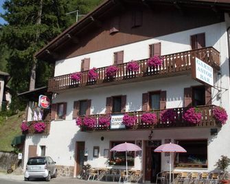 B&B Astor - Alleghe - Gebäude