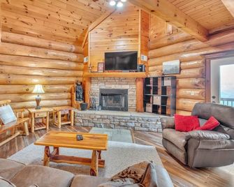Sky Views - Panoramic Views 2 Bedroom Cabin by Heavenly Views Resort - Gatlinburg - Stue