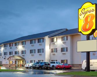 Super 8 by Wyndham Mason City - Mason City - Building