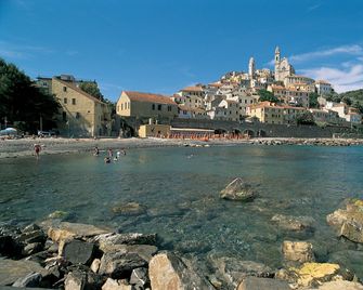 House in the Roses 1 - garden and valley view - Diano San Pietro