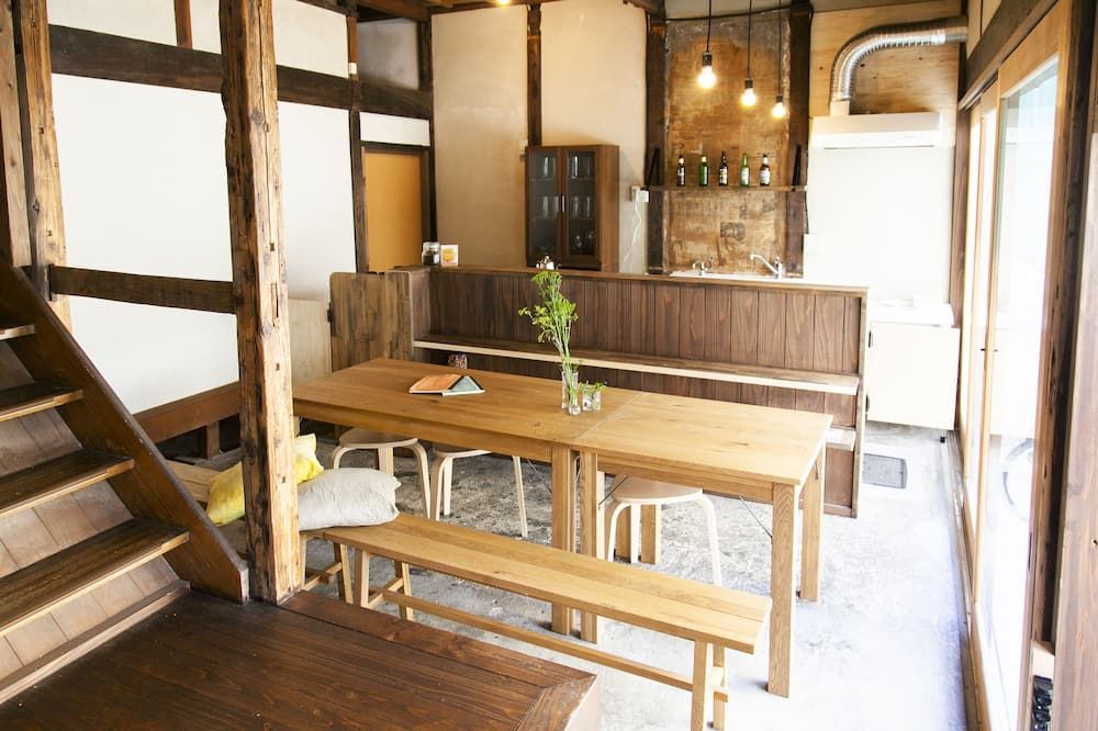 فوكوكا جيست هاوس شيب - هوستل - فوكوكا - غرفة طعام