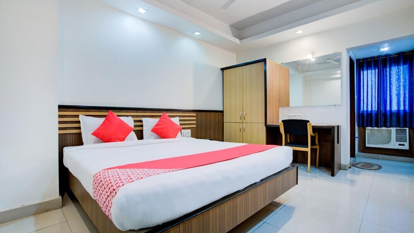 OYO 7239 Hotel Aditya