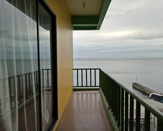 Meaco Hotel - Anilao - Mabini - Balcony